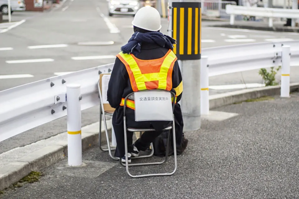交差点や店舗前の通行量を知りたいが、進め方がわからない|自動人流・車両交通解析ソフト「Praxis」プラクシス